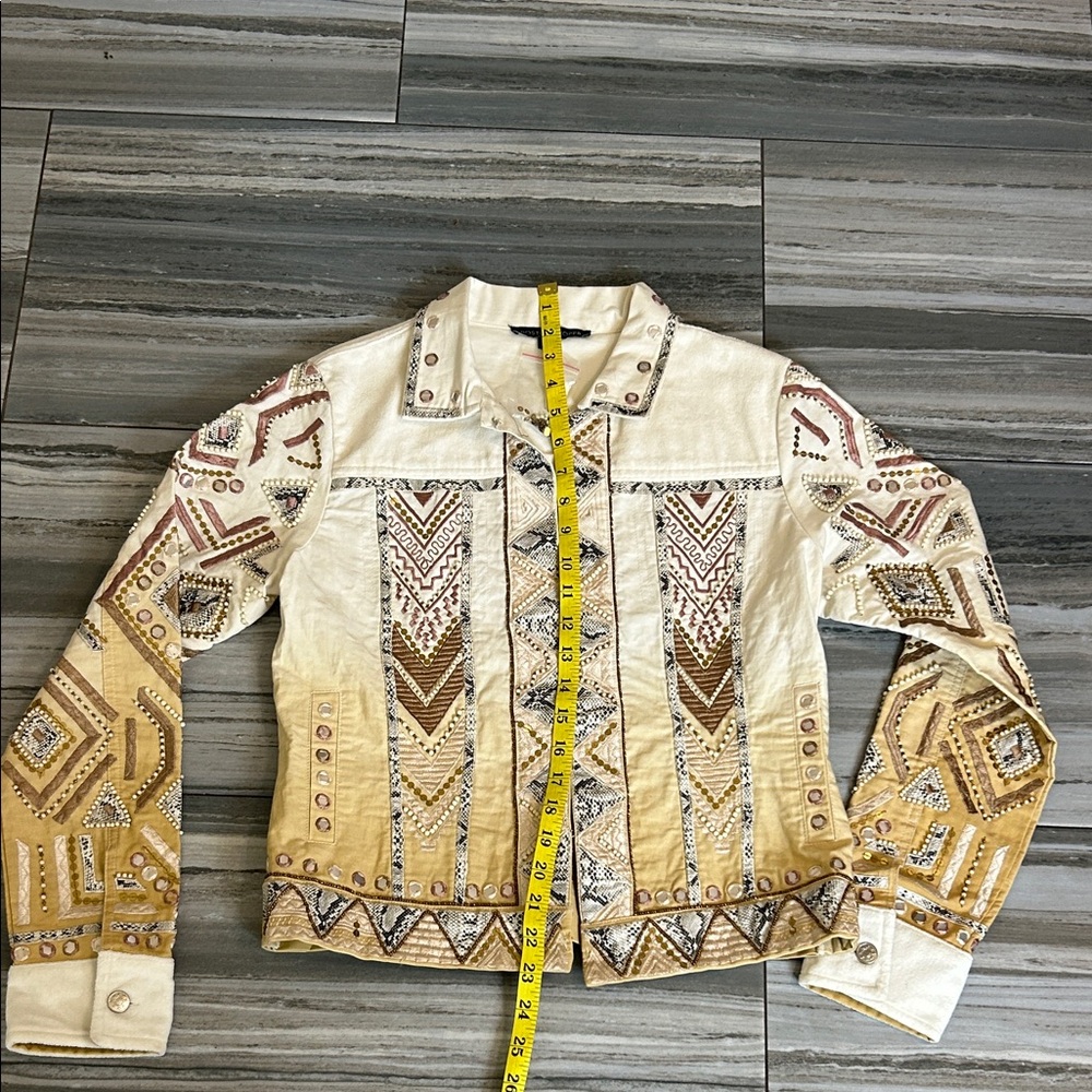Women's Embroidered Jacket - Picture 15 of 16